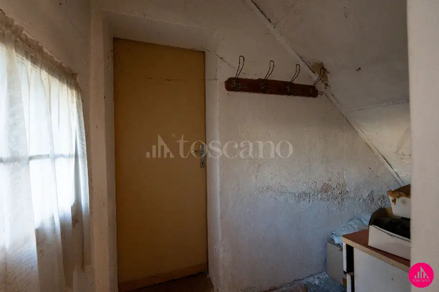Rustico in vendita di 265 mq a €80.000 (rif. 160/2026)