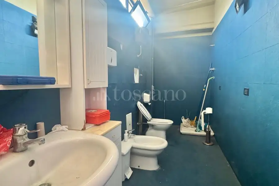 Capannone in affitto di 700 mq a €2.600 (rif. 72/2026)