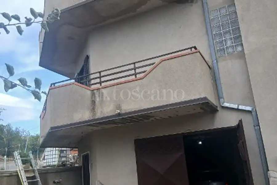 Villa Bifamiliare in vendita di 140 mq a €120.000 (rif. 32/2026)