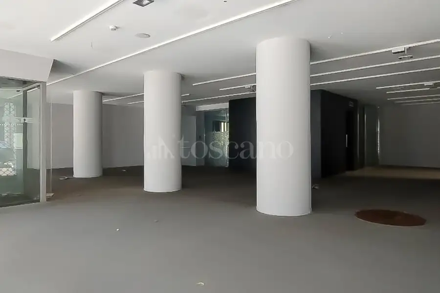 Negozio in vendita di 550 mq a €1.600.000 (rif. 72/2025)