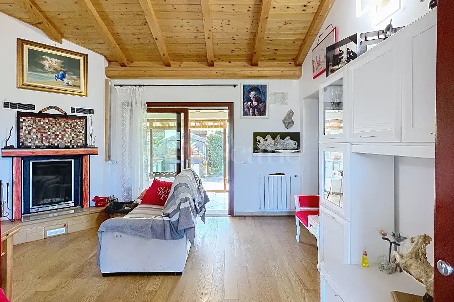 Casa Indipendente in vendita di 205 mq a €320.000 (rif. 34/2026)