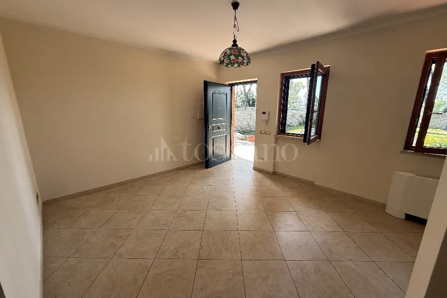 Villa Bifamiliare in affitto di 135 mq a €1.900 (rif. 9/2026)