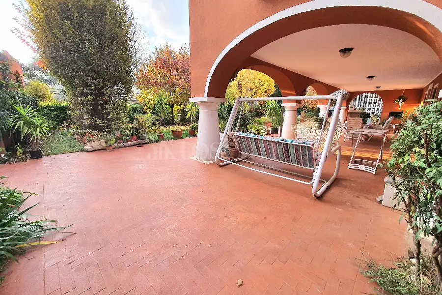Villa Plurifamiliare in vendita di 400 mq a €399.000 (rif. 6/2025)