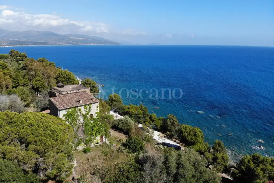 Palazzo in vendita di 290 mq a €1.100.000 (rif. 5/2022)