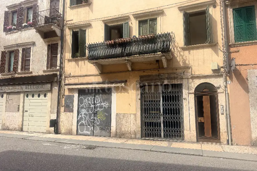 Negozio in affitto di 85 mq a €1.300 (rif. 21/2026)
