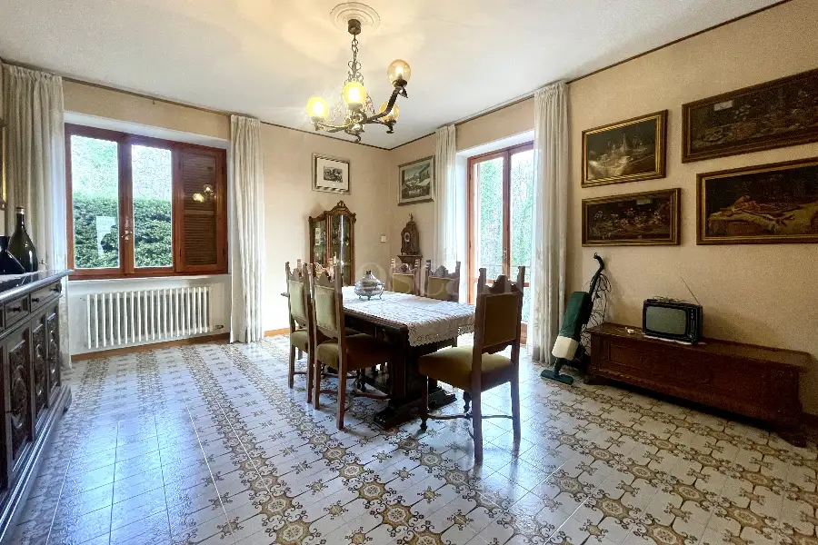 Villa in vendita di 400 mq a €295.000 (rif. 2/2026)