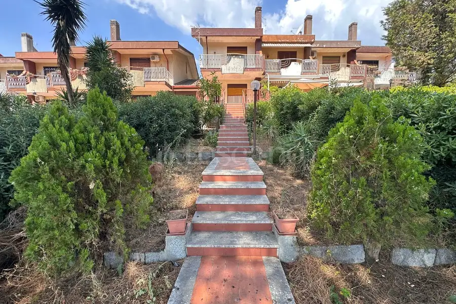 Villino a Schiera in vendita di 200 mq a €249.000 (rif. 144/2026)