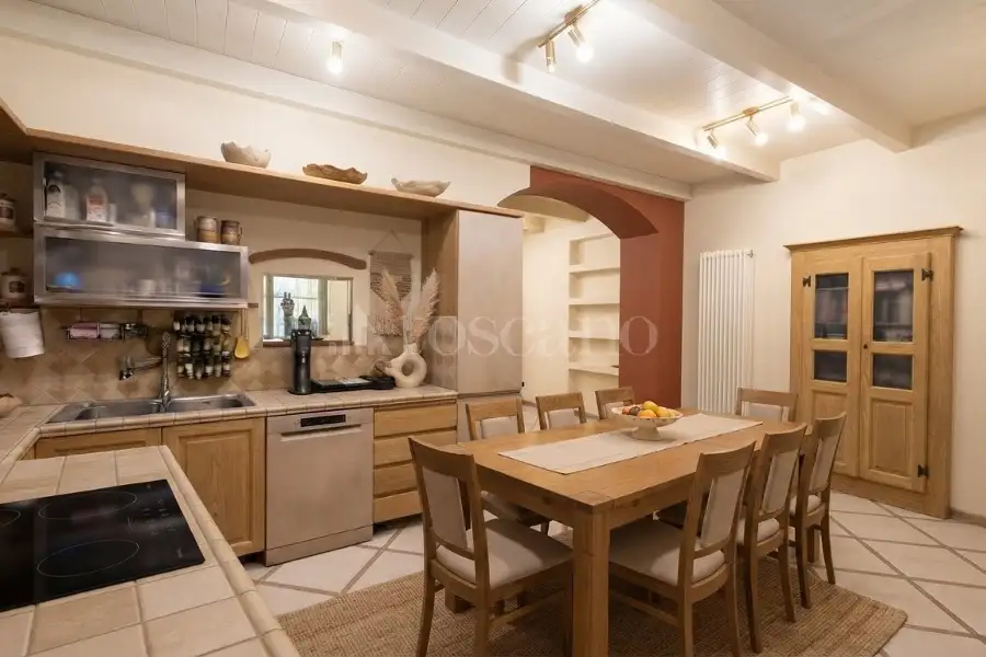Casa in vendita di 215 mq a €399.000 (rif. 28/2026)