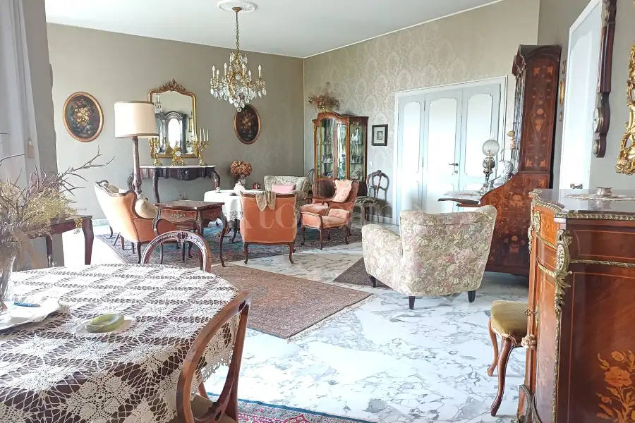 Casa in vendita di 180 mq a €960.000 (rif. 20/2026)