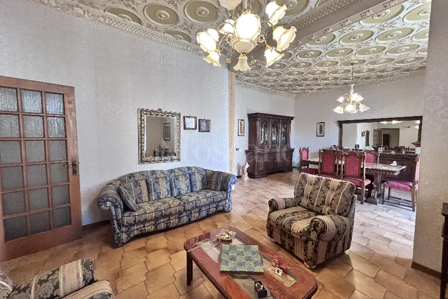 Palazzo in vendita di 436 mq a €720.000 (rif. 91/2025)