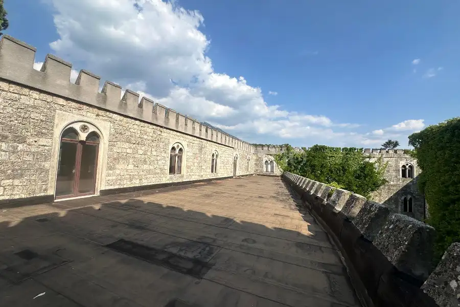 Palazzo in vendita di 3.000 mq trattativa riservata (rif. 69/2026)