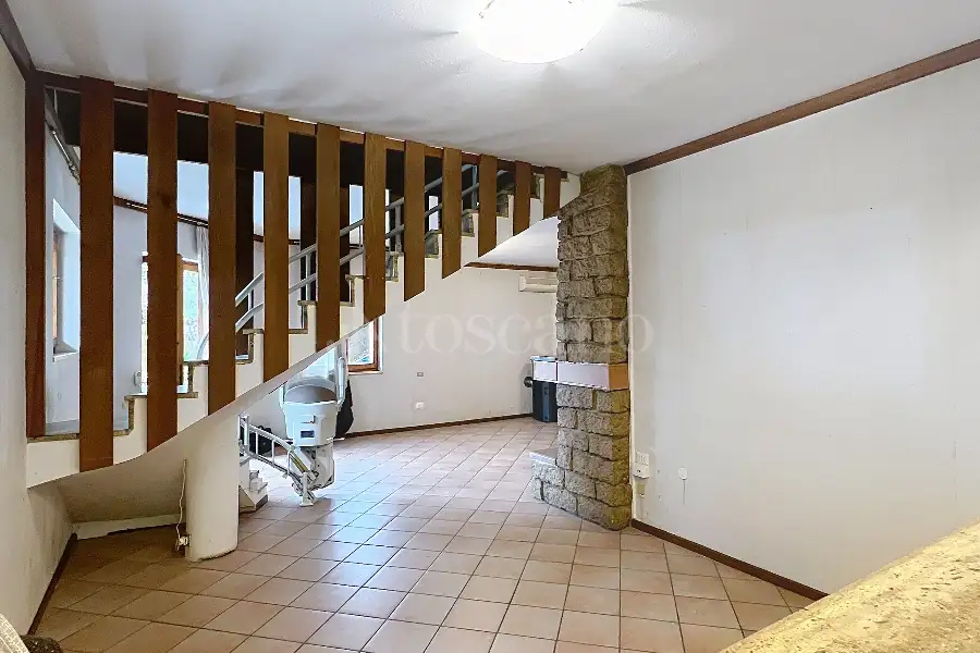 Casa Indipendente in vendita di 300 mq a €330.000 (rif. 24/2026)