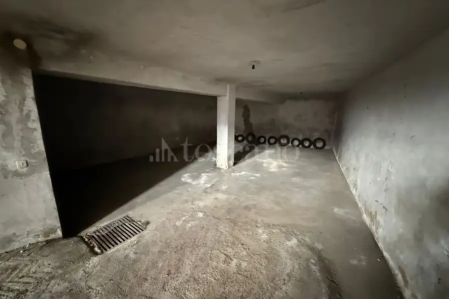 Palazzo in vendita di 725 mq a €395.000 (rif. 1/2026)