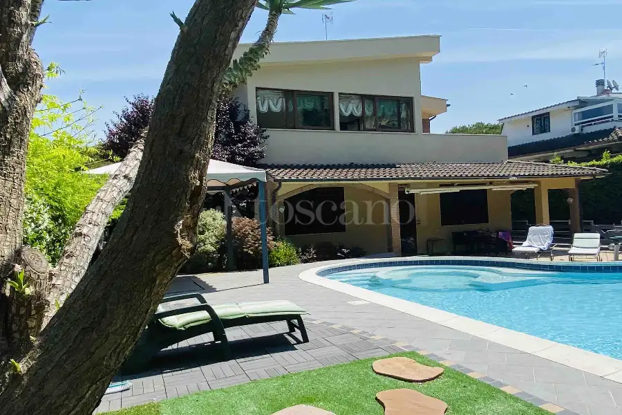 Villa in vendita di 200 mq a €749.000 (rif. 42/2024)