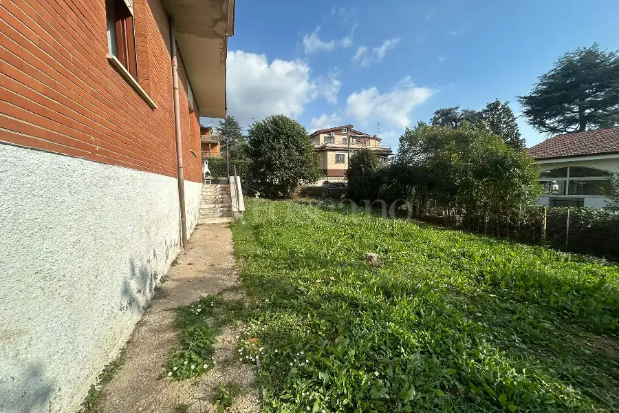Villa in vendita di 280 mq a €295.000 (rif. 4/2026)