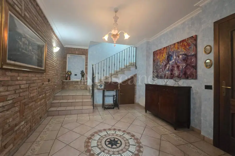 Casa Indipendente in vendita di 410 mq a €615.000 (rif. 40/2025)