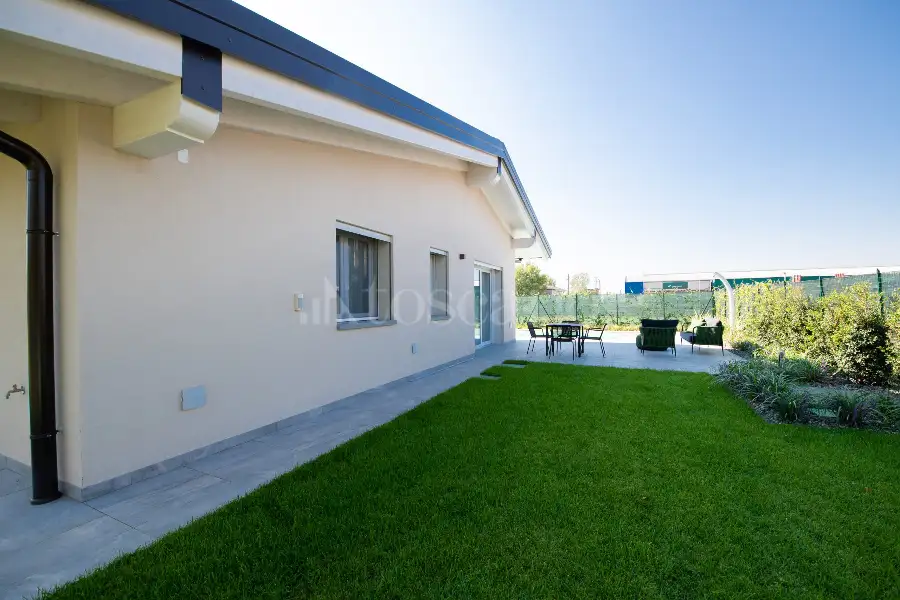 Villa in vendita di 250 mq a €928.000 (rif. 2/2025)