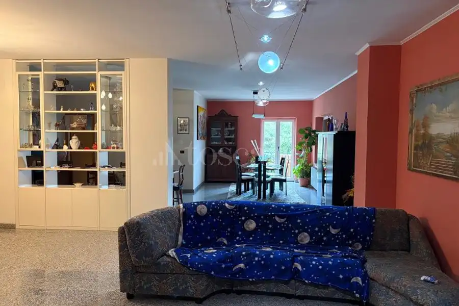 Casa Indipendente in vendita di 280 mq a €295.000 (rif. 25/2026)
