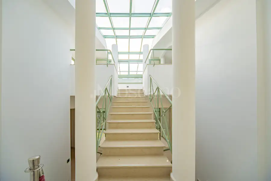 Villa in vendita di 500 mq a €990.000 (rif. 100/2025)
