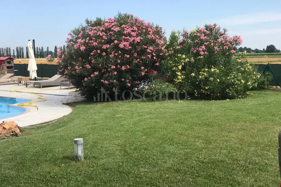 Casa Indipendente in vendita di 340 mq a €1.490.000 (rif. 24/2026)