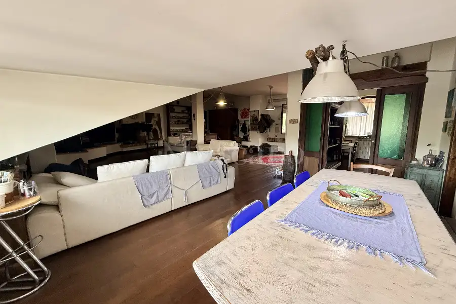 Attico in vendita di 230 mq a €189.000 (rif. 54/2026)