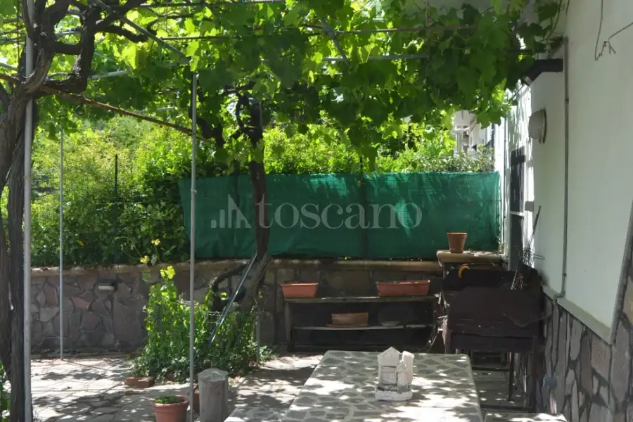 Villa Bifamiliare in vendita di 150 mq a €150.000 (rif. 14/2025)