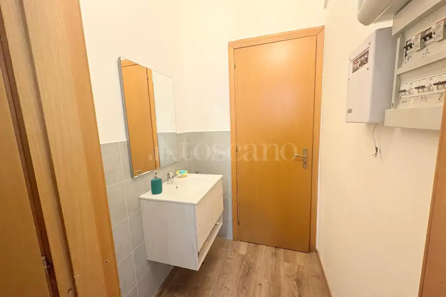 Negozio in vendita di 160 mq a €219.000 (rif. 10/2026)