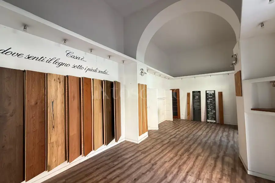 Negozio in affitto di 33 mq a €500 (rif. 18/2026)