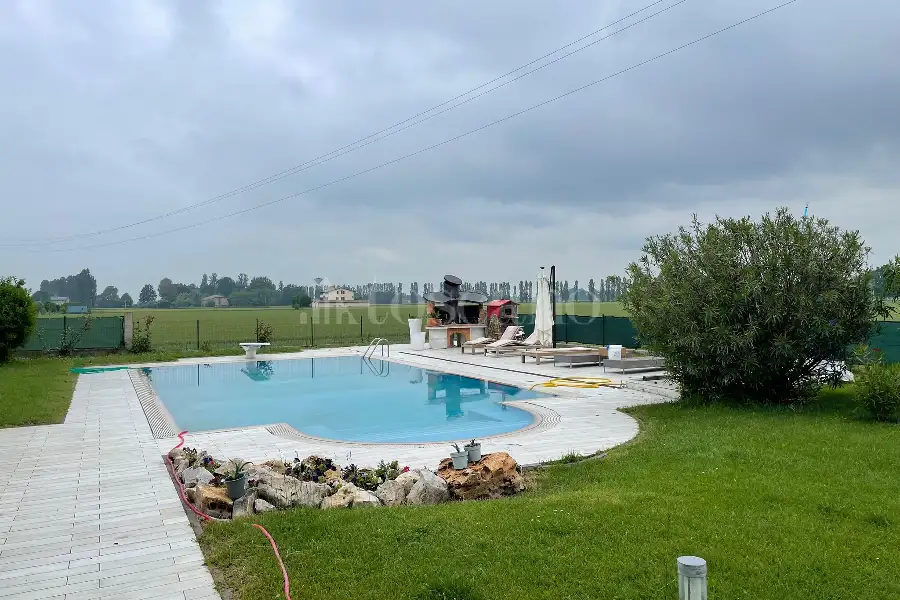 Casa Indipendente in vendita di 340 mq a €1.490.000 (rif. 24/2026)