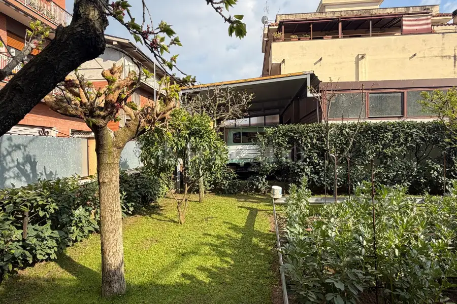Casa in vendita di 290 mq a €849.000 (rif. 23/2026)