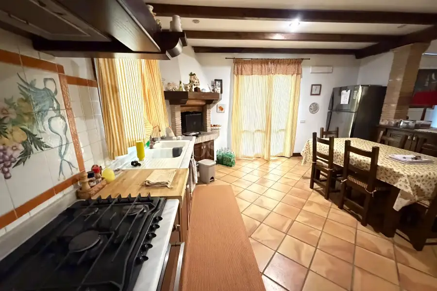 Villa Bifamiliare in vendita di 400 mq a €829.000 (rif. 33/2026)