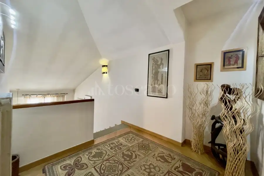 Villa Bifamiliare in vendita di 450 mq a €249.000 (rif. 23/2025)