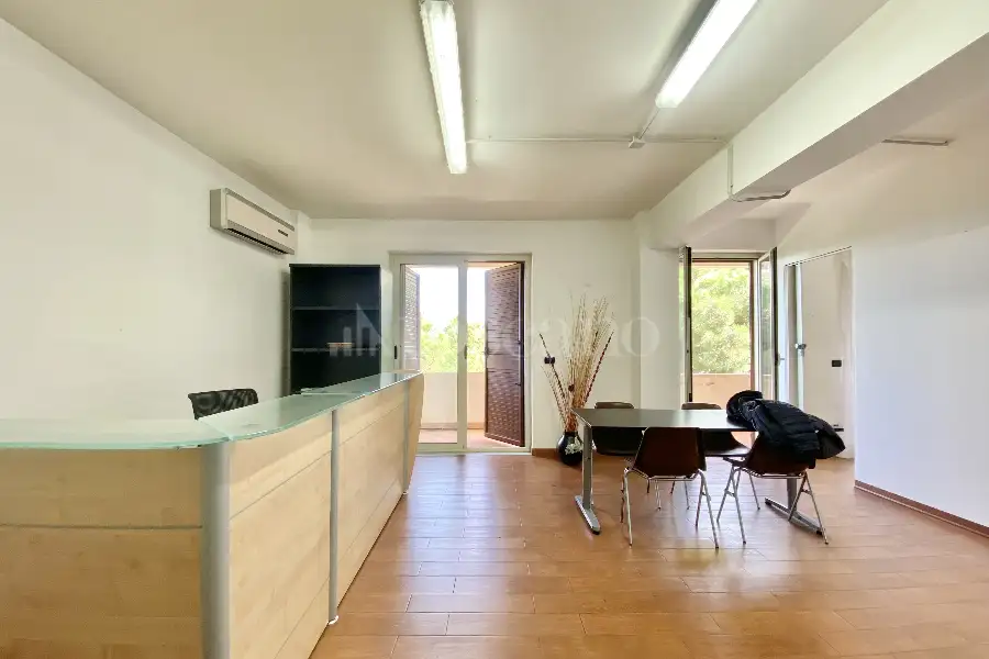Ufficio in affitto di 165 mq a €1.250 (rif. 57/2025)