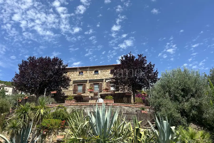 Villa in vendita di 189 mq a €250.000 (rif. 13/2025)