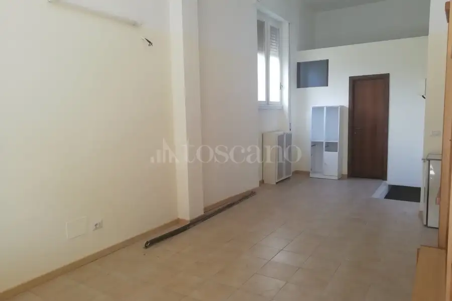 Negozio in affitto di 35 mq a €750 (rif. 12/2025)