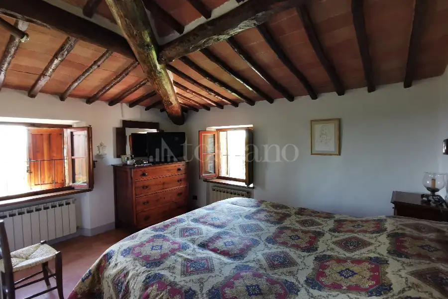 Casale in vendita di 300 mq a €570.000 (rif. 24/2022)