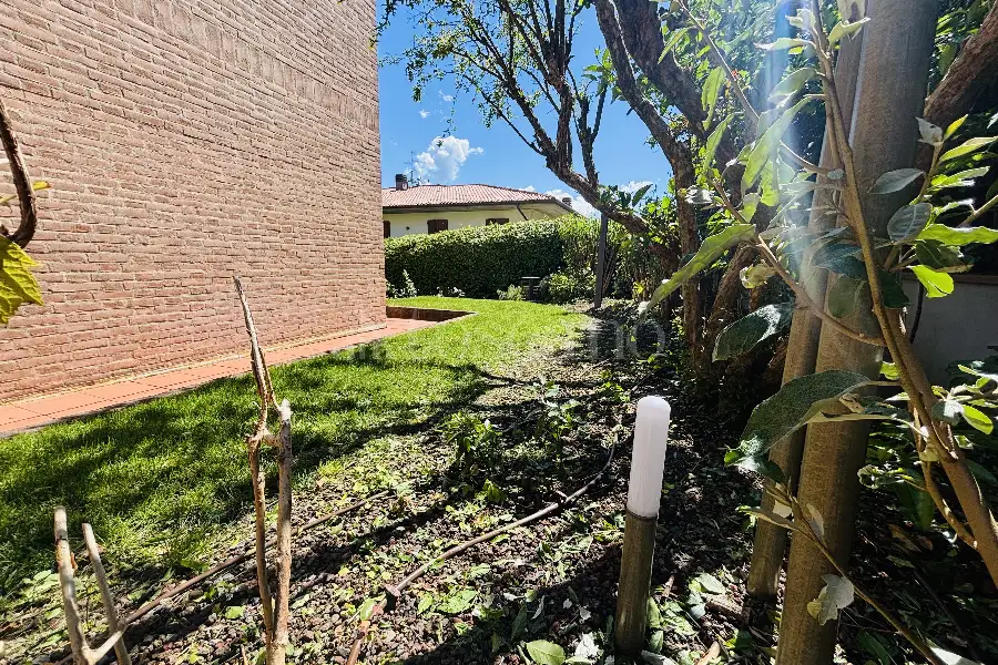 Villa Bifamiliare in vendita di 320 mq a €780.000 (rif. 65/2025)