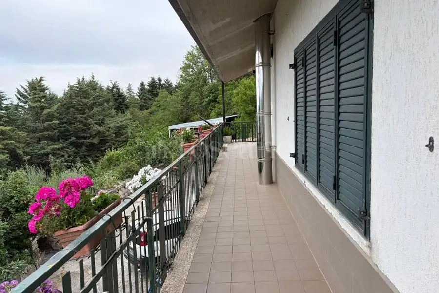 Casa Indipendente in vendita di 280 mq a €295.000 (rif. 25/2026)