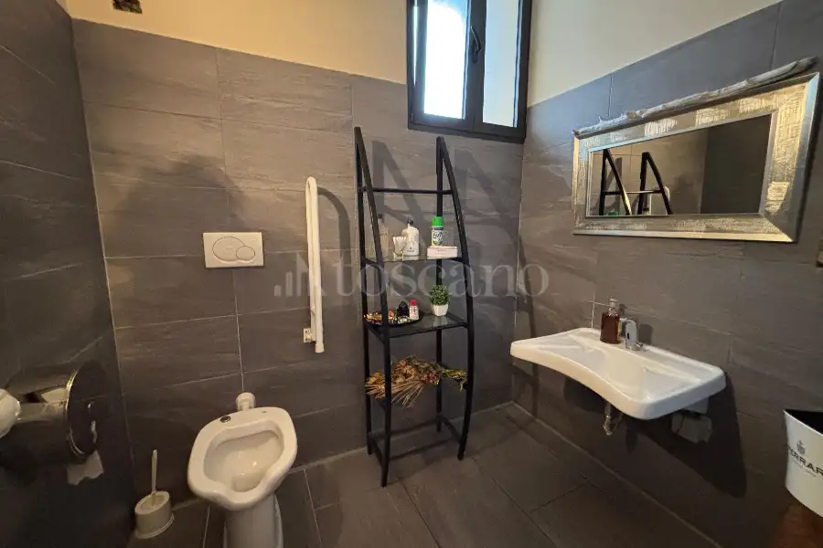 Attività Commerciale in vendita di 170 mq a €120.000 (rif. 13/2025)