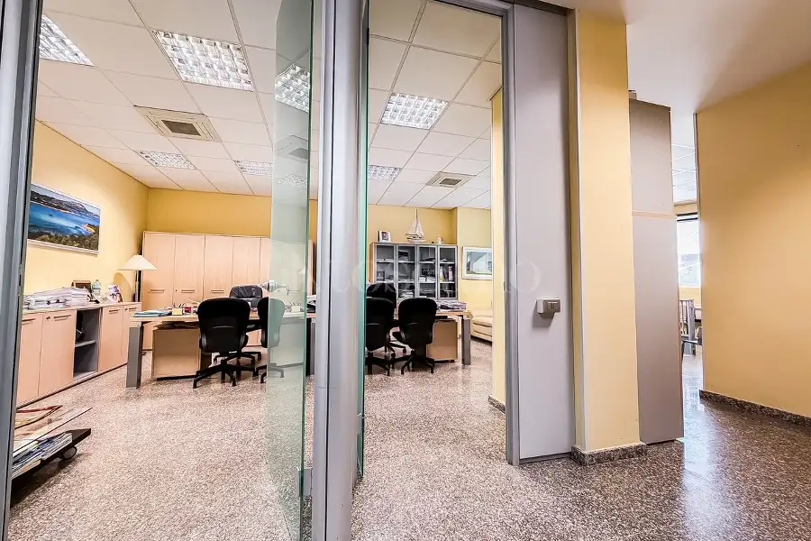 Negozio in vendita di 200 mq a €305.000 (rif. 25/2026)