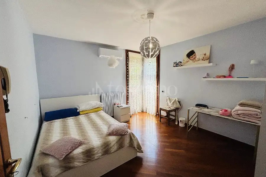Villa in vendita di 385 mq a €880.000 (rif. 39/2026)
