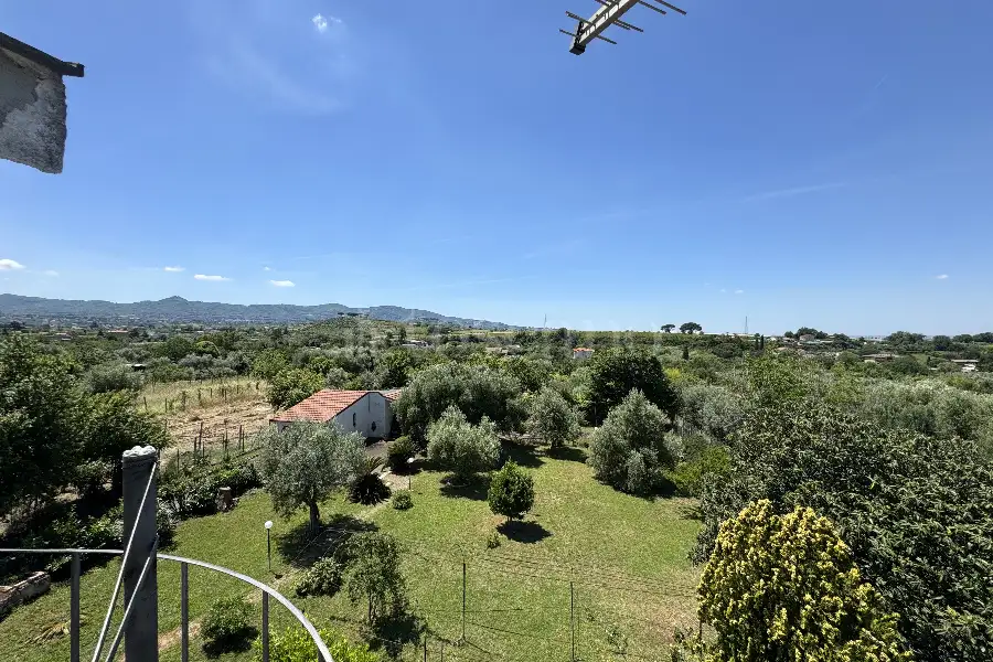 Villa in vendita di 350 mq a €475.000 (rif. 15/2025)