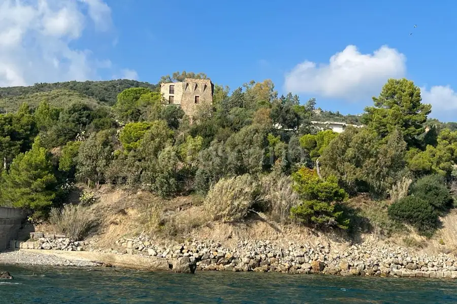 Palazzo in vendita di 290 mq a €1.100.000 (rif. 5/2022)