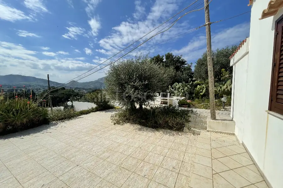 Villa in vendita di 98 mq a €379.000 (rif. 44/2026)