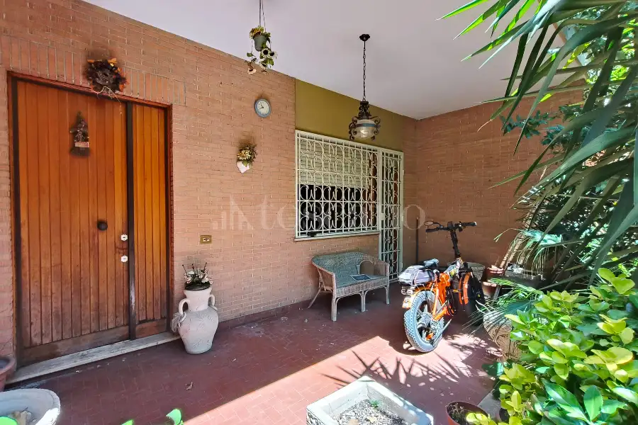 Villa Plurifamiliare in vendita di 270 mq a €485.000 (rif. 51/2026)