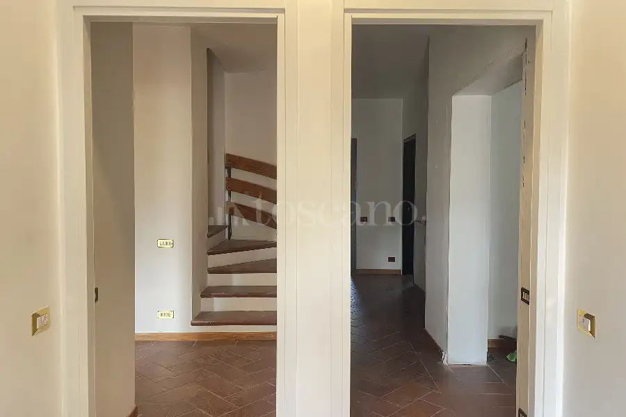 Villa Plurifamiliare in vendita di 25.000 mq a €650.000 (rif. 24/2024)