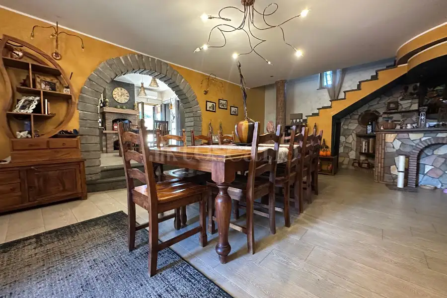 Villa in vendita di 355 mq a €729.000 (rif. 43/2025)