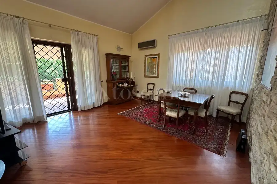 Villa in vendita di 280 mq a €420.000 (rif. 8/2026)