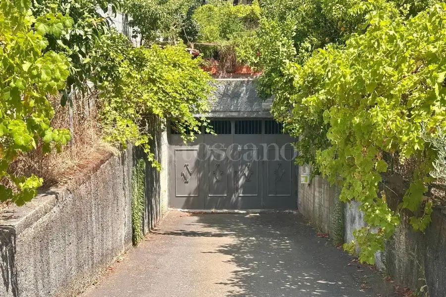 Villa in vendita di 415 mq a €345.000 (rif. 128/2026)