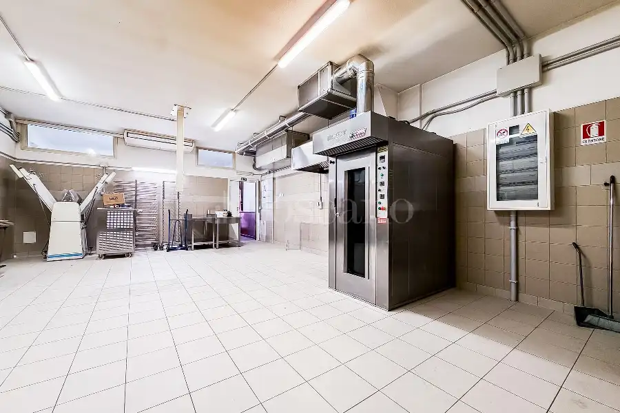 Negozio in vendita di 124 mq a €265.000 (rif. 107/2025)